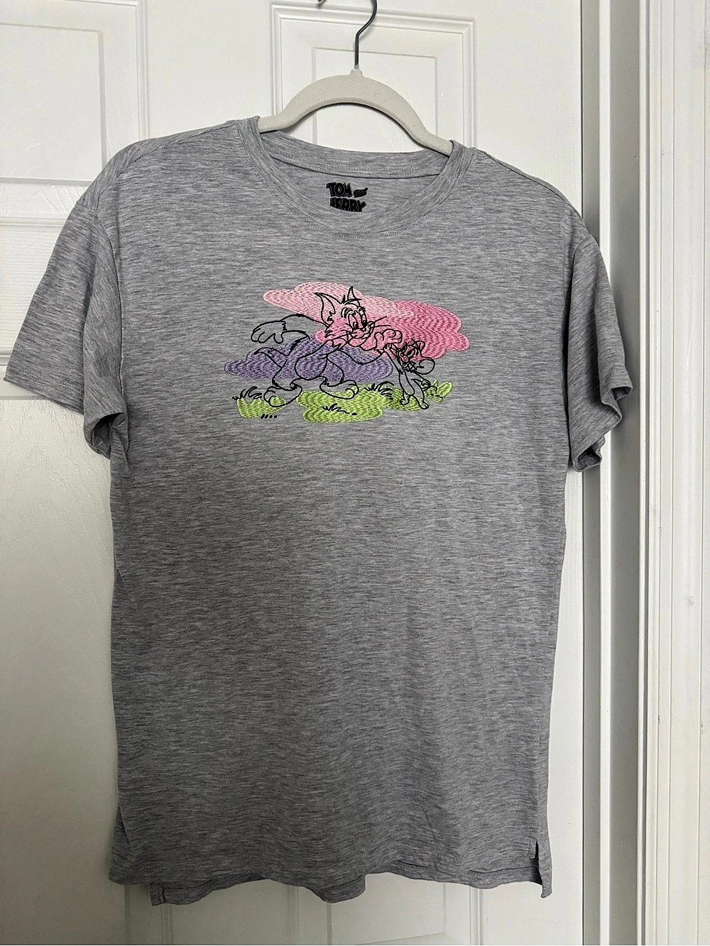 Tom & Jerry Women’s Heather Gray Embroidered Graphic T-Shirt XXS